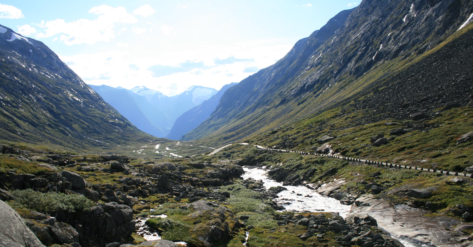 011 - Videdalen med utsikt i retning Hjelledalen og Videsæter - Foto Geir Johansen.jpg