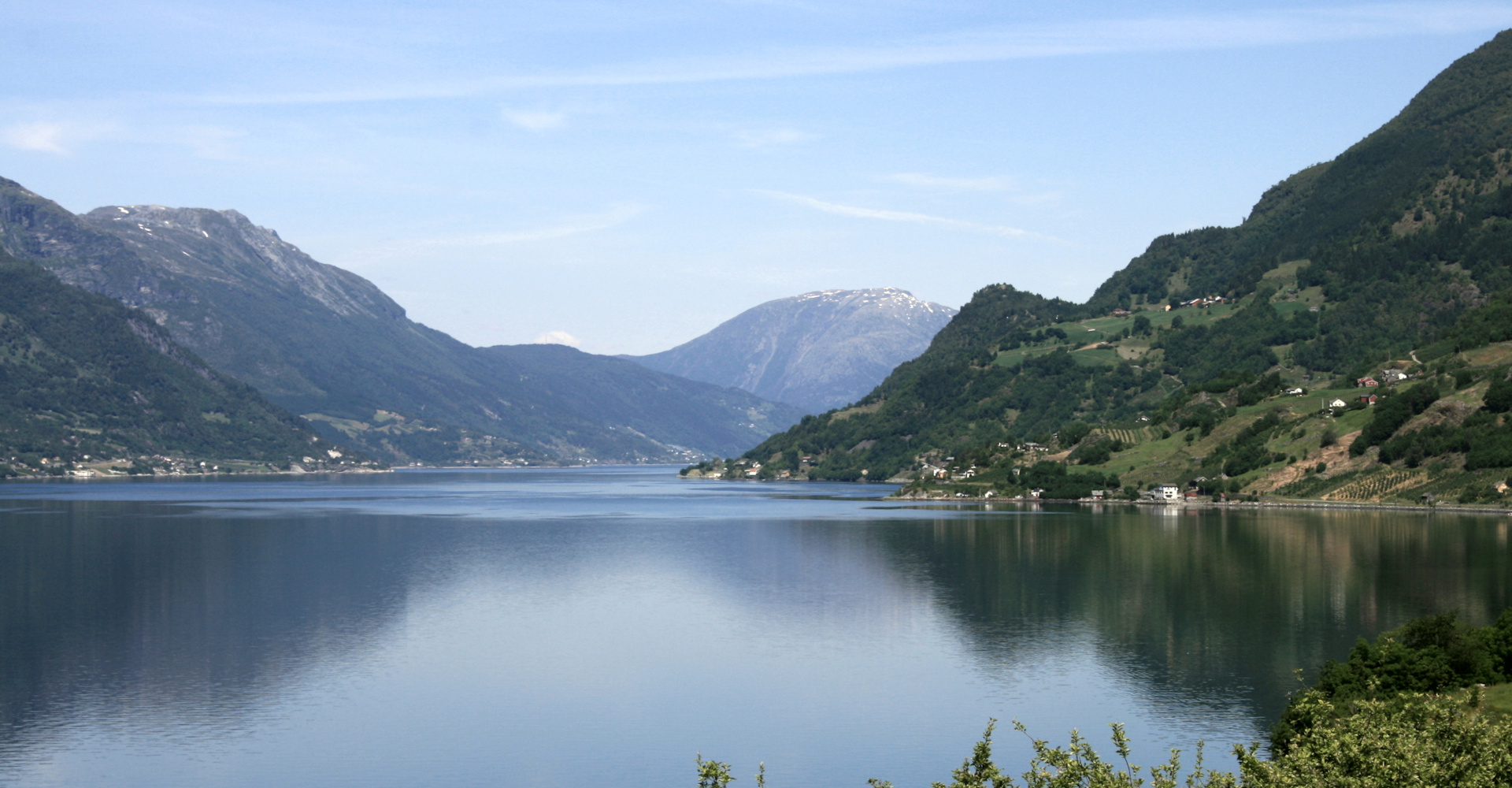 010 Hardangerfjorden ved Lofthus-foto Geir Johansen.jpg