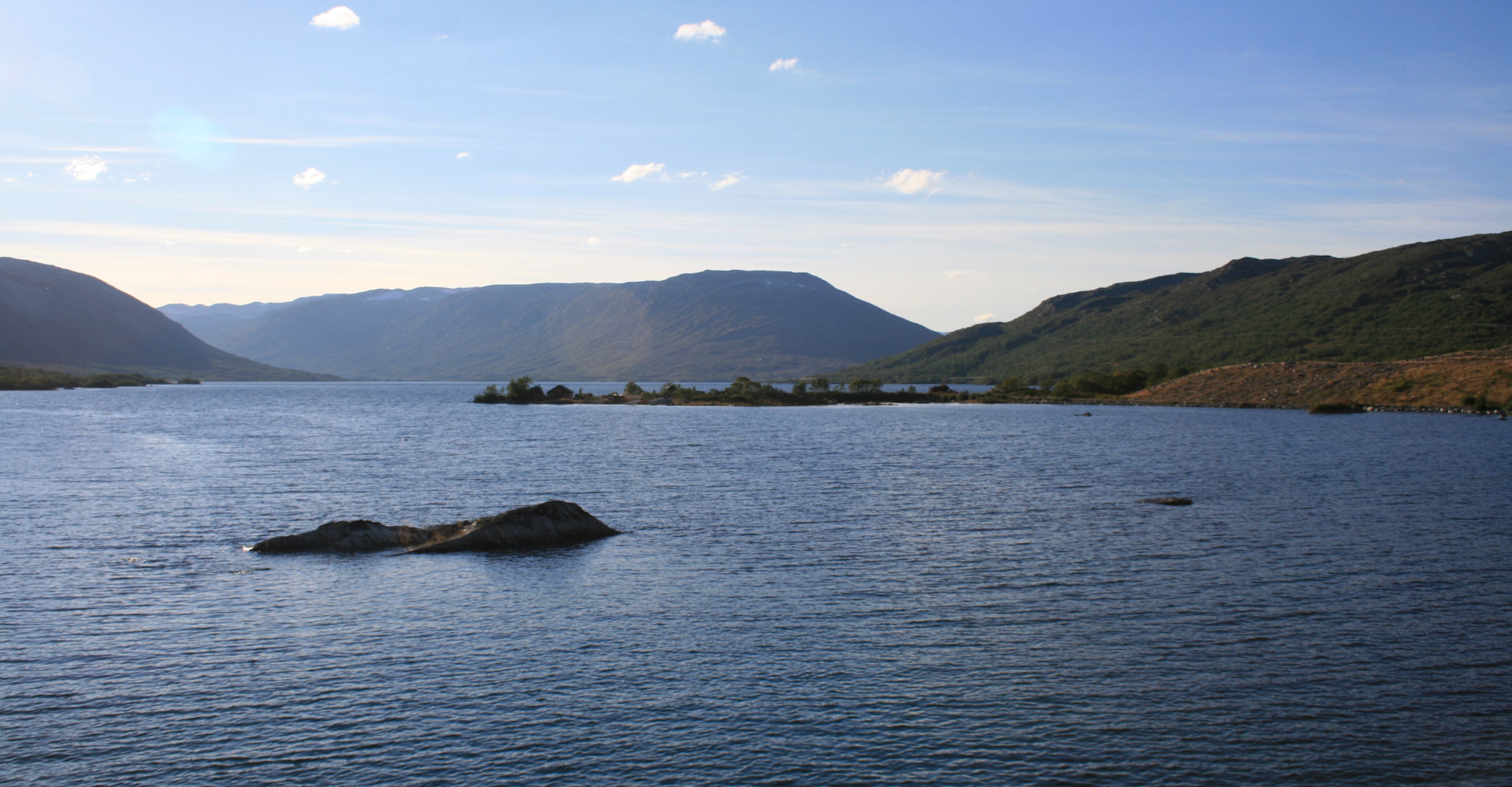 023 - breiddalsvatnet ved Grotli sett i retning mot Geiranger - Foto Geir Johansen.jpg