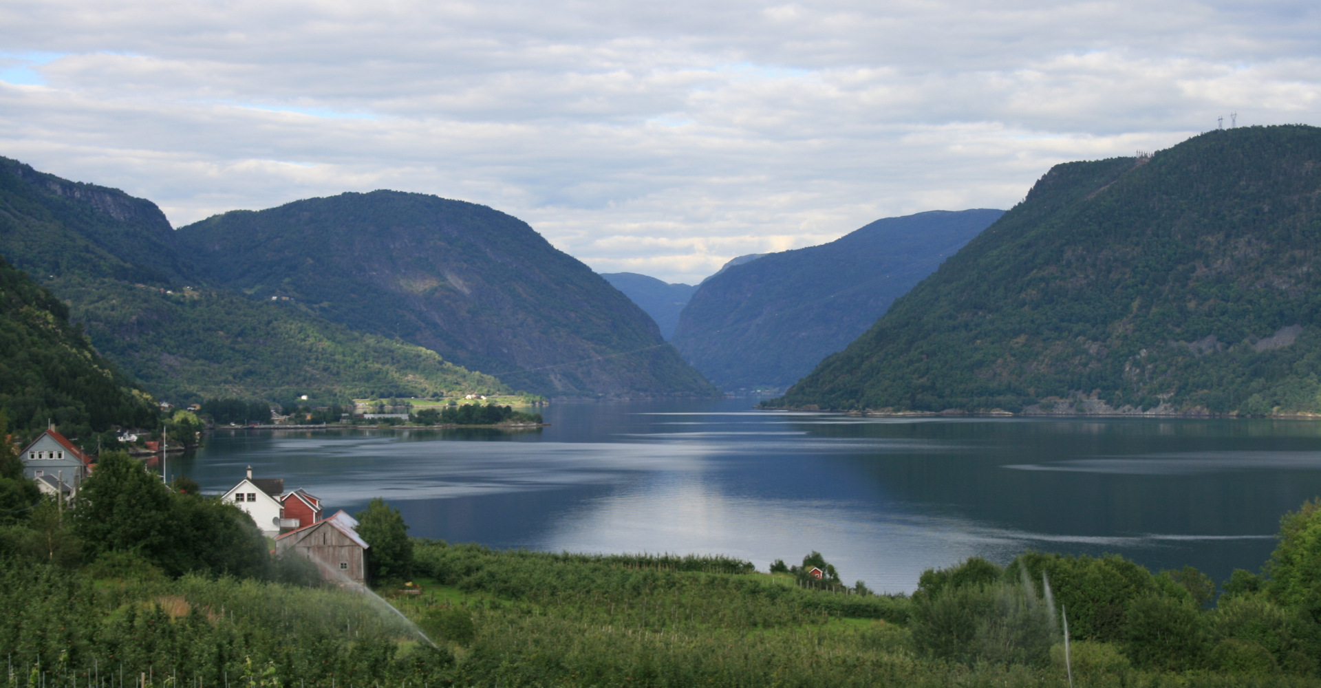 015 B Sognefjorden-Inn Fjærlandsfjorden- Foto Geir Johansen.jpg