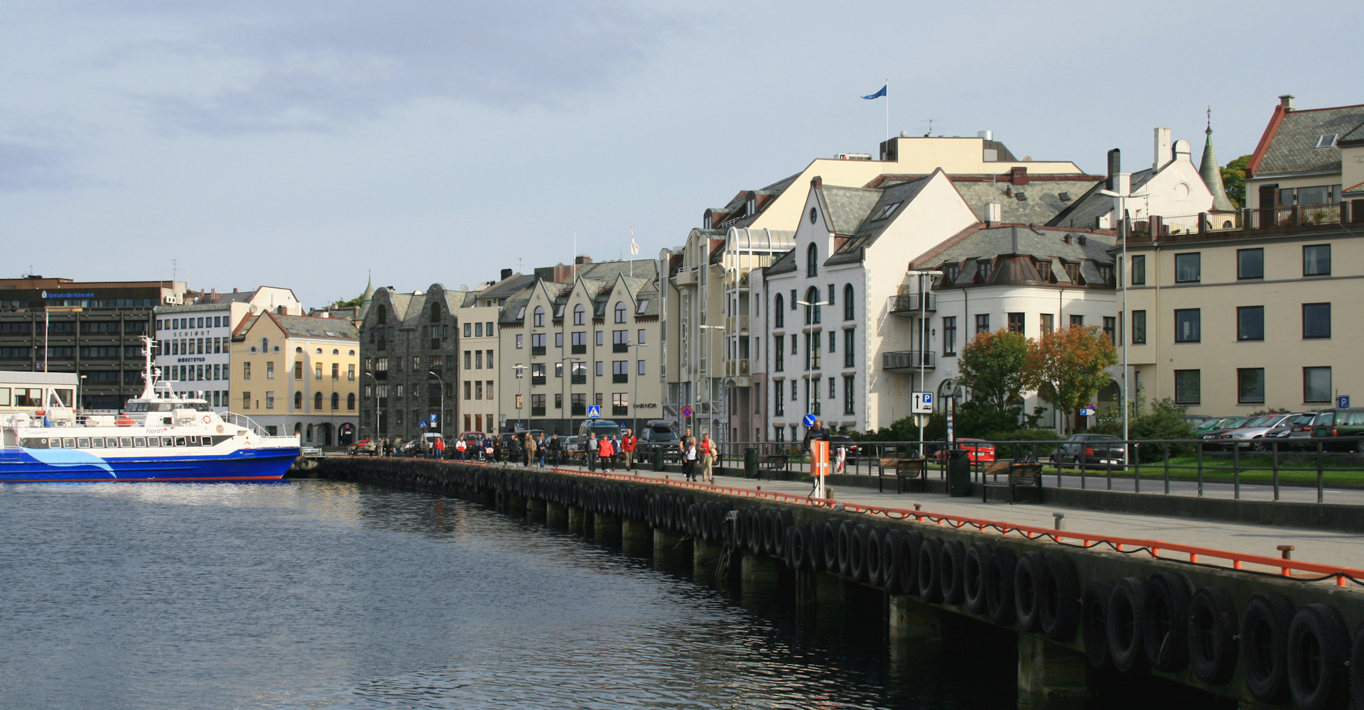 004 Langs Ålesundet mot sentrum-foto Geir Johansen.jpg