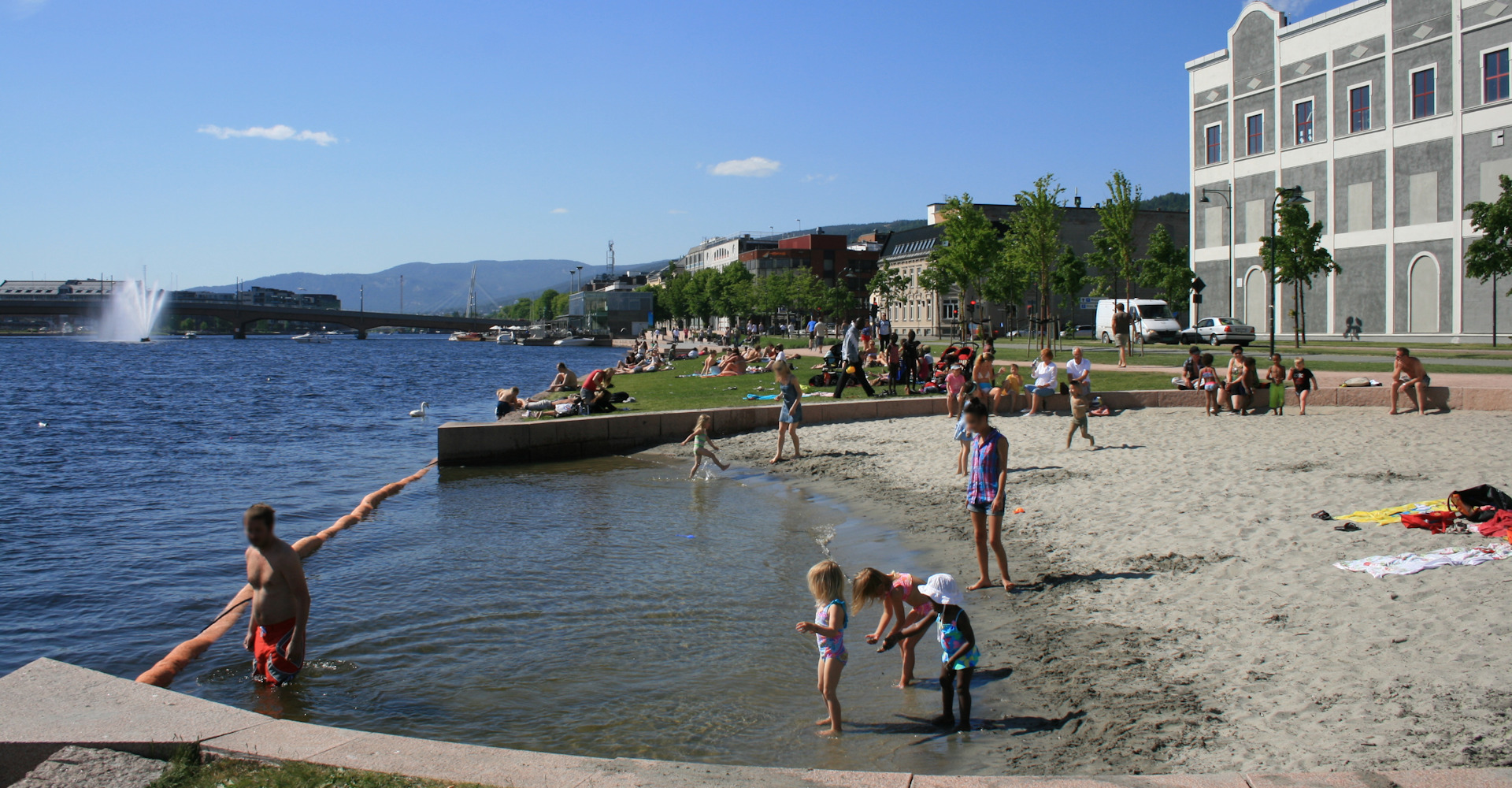 011 badestrand langs elven i elveparken-foto Geir Johansen.jpg