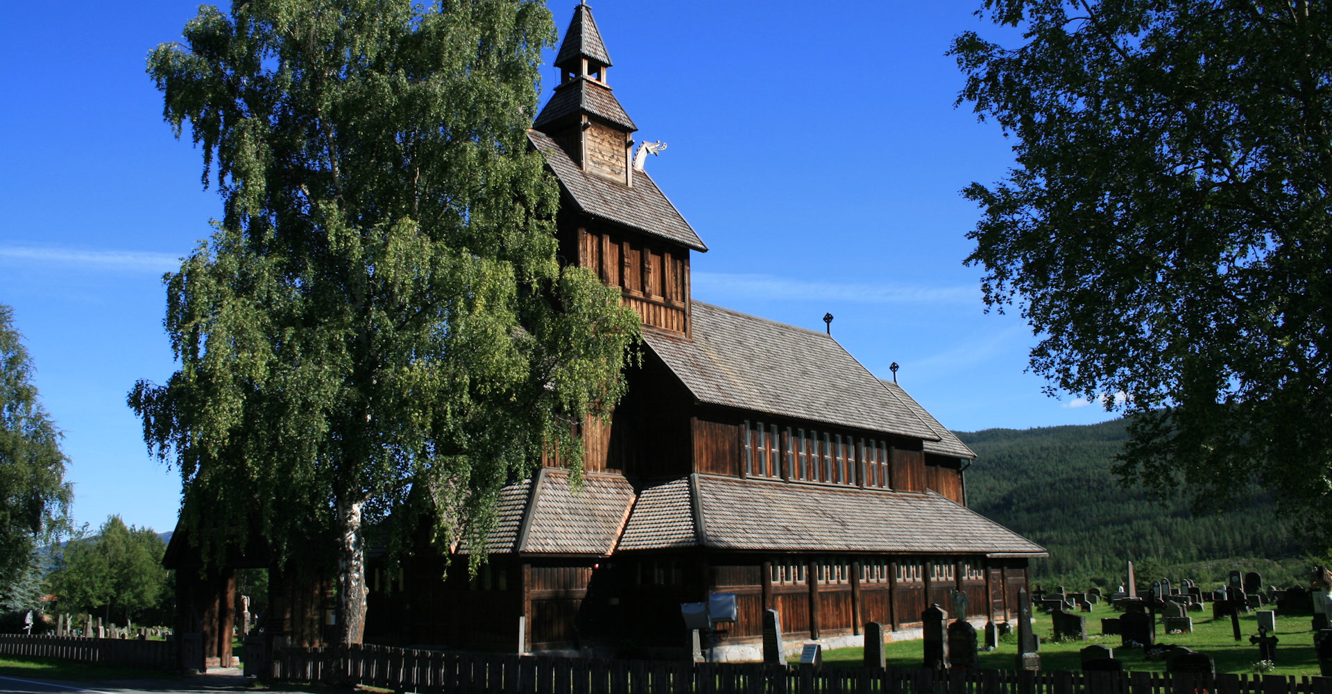 005 Uvdal kirke - Foto Geir Johansen.jpg