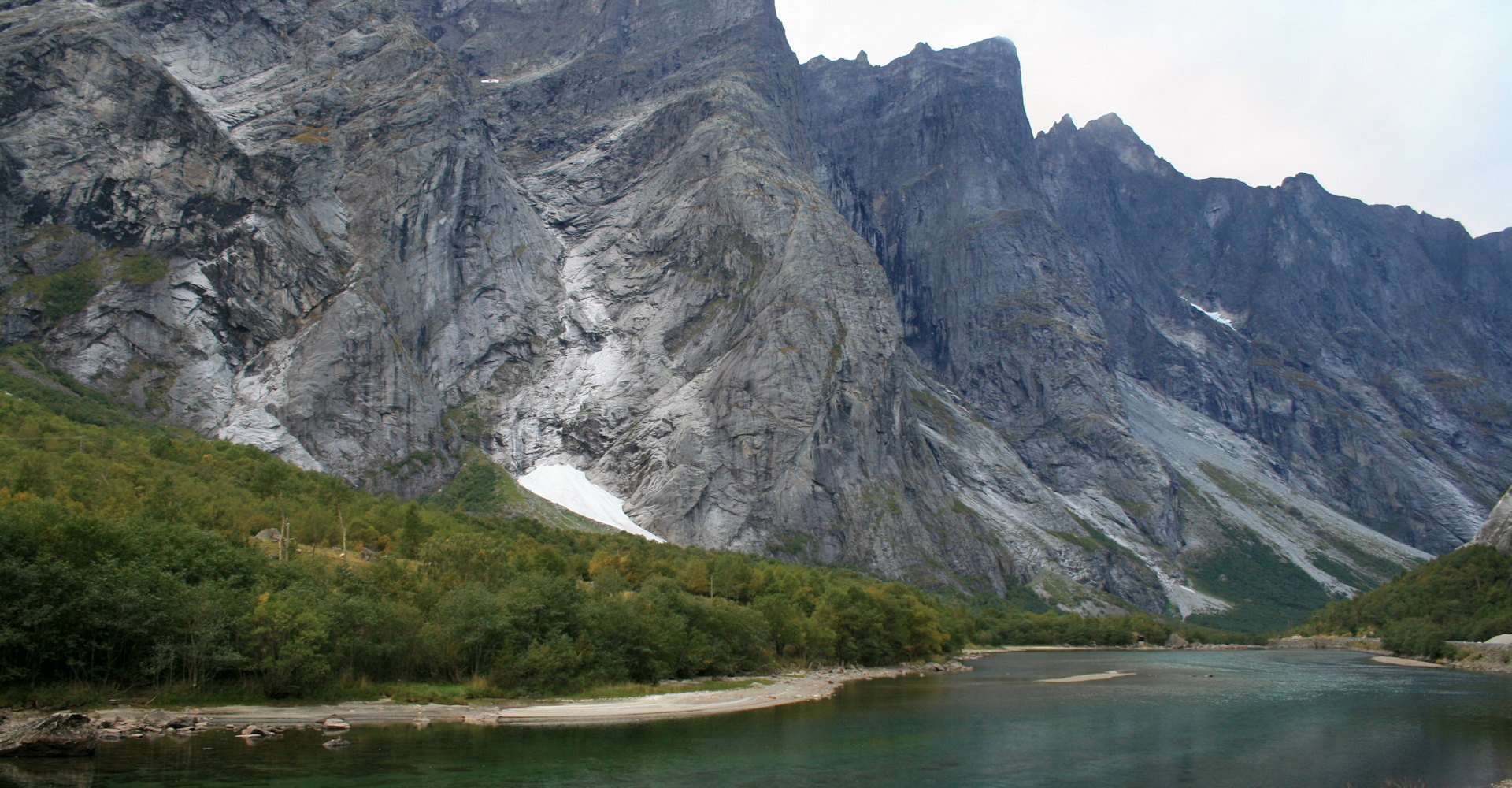 003 A Trolltindene- Foto Geir Johansen.jpg