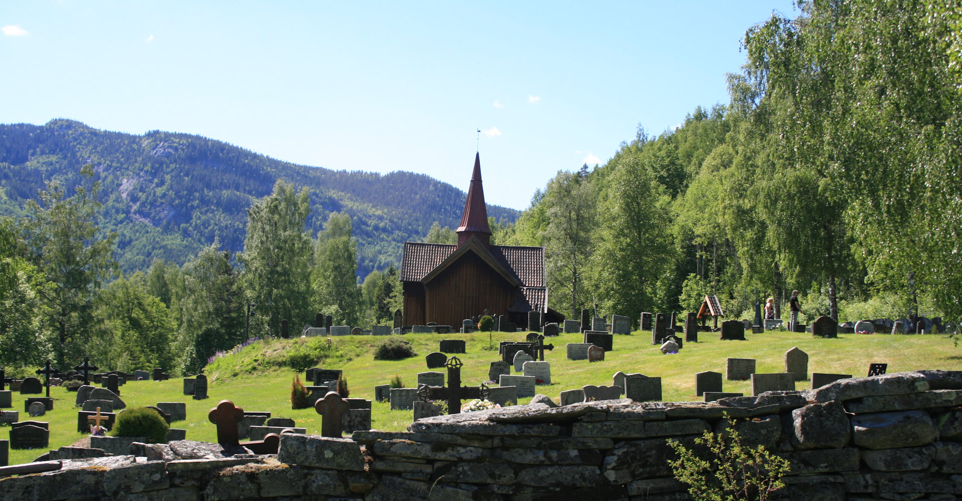003 Rollag stavkirke - Foto Geir Johansen.jpg