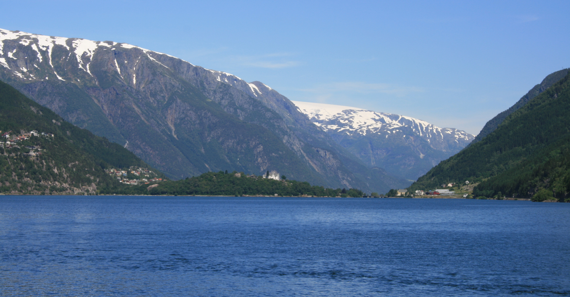 0002 mot Odda sett over Sandvindsvatnet - foto Geir Johansen.jpg