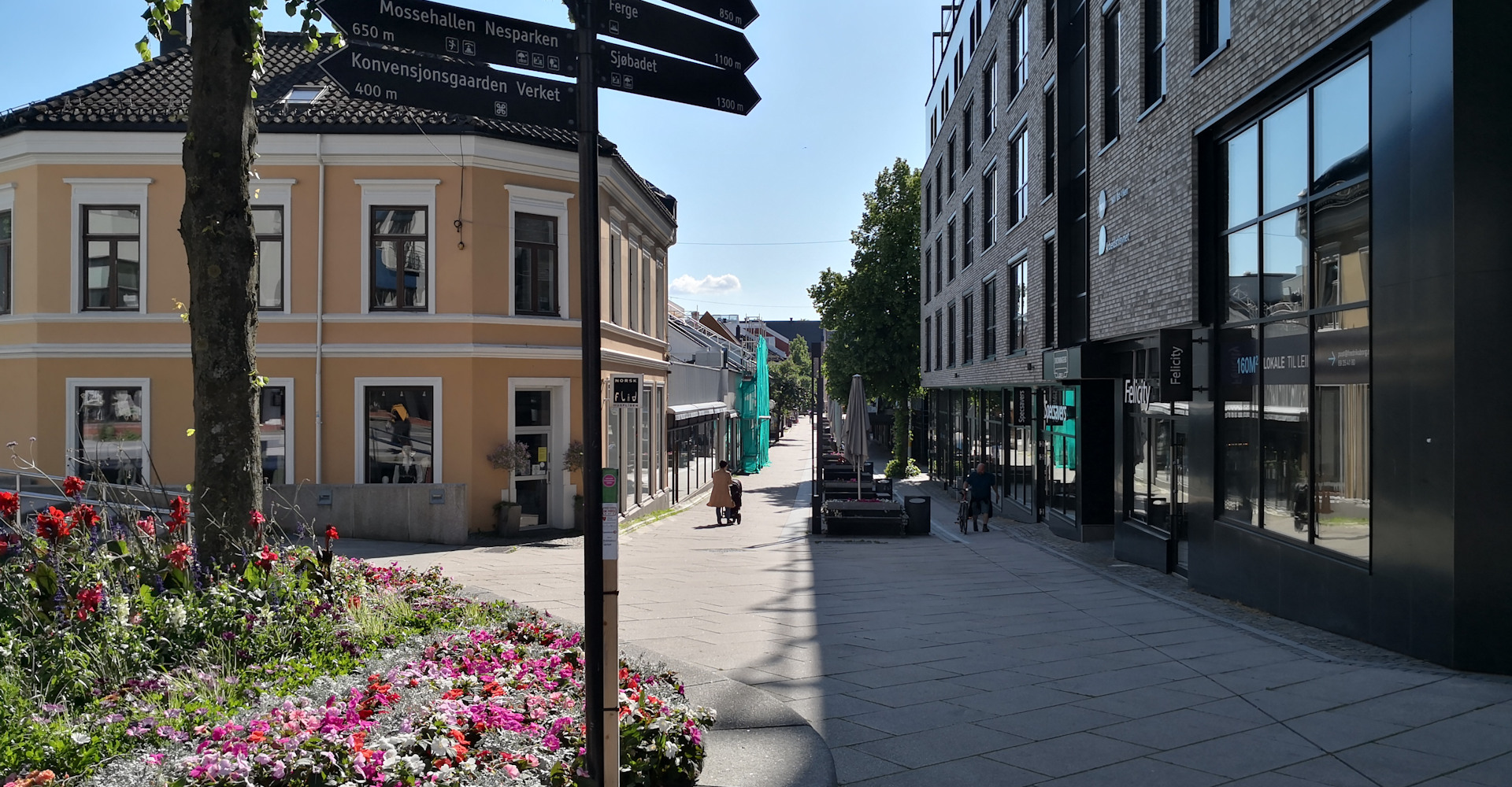 006 Langs gågaten i sentrum 2-foto geir Johansen.jpg