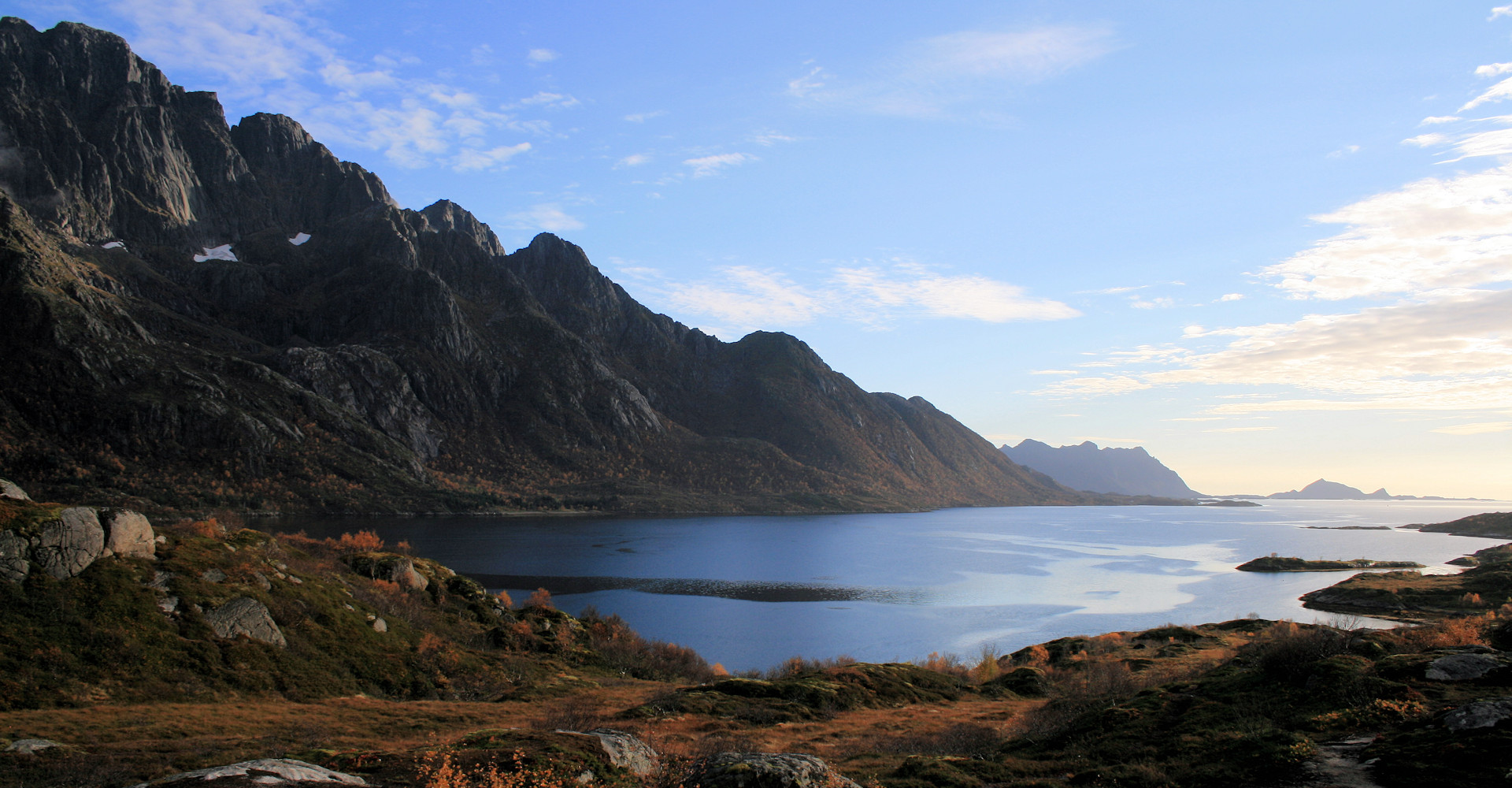 022 Austnesfjorden med utsikt mot Vestfjorden - foto Geir Johansen.jpg