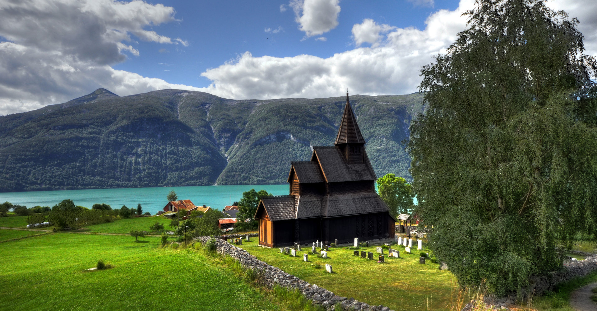 001 Urnes stavkirke - Foto Micha L. Rieser.jpg