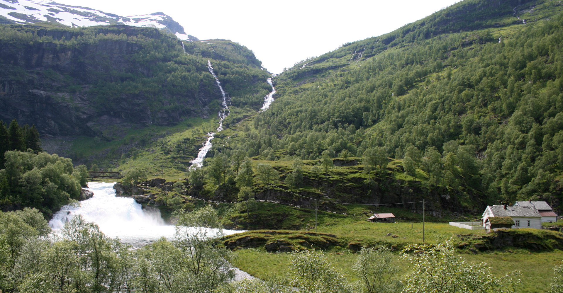 Flåmsdalen 005 A Kårdalsfossen - foto Geir Johansen.jpg
