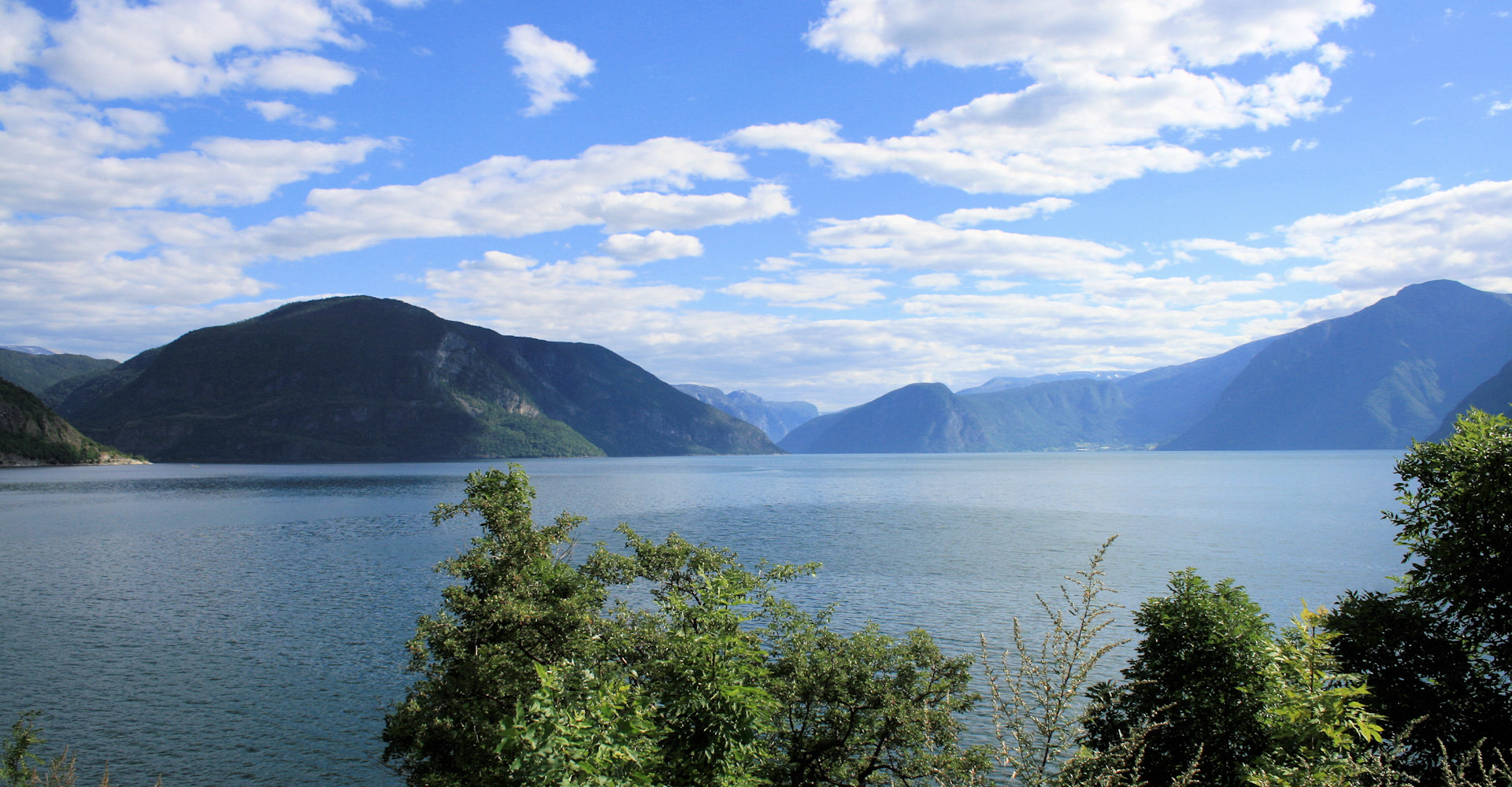 009 Sognefjorden-Innløpet til Aurlandsfjorden rett over- Foto Geir Johansen.jpg