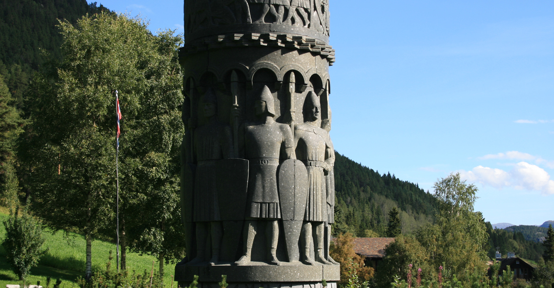 Bøverdalen-007 og Elva Bjøo-ved elvesæter-sagasøyla-foto Geir Johansen.jpg