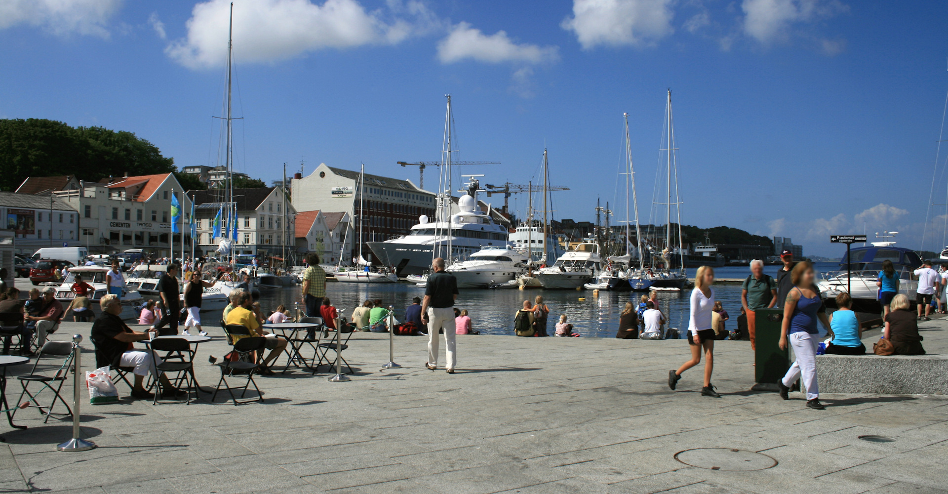 010 indre havn ved sentrum-foto Geir Johansen.jpg