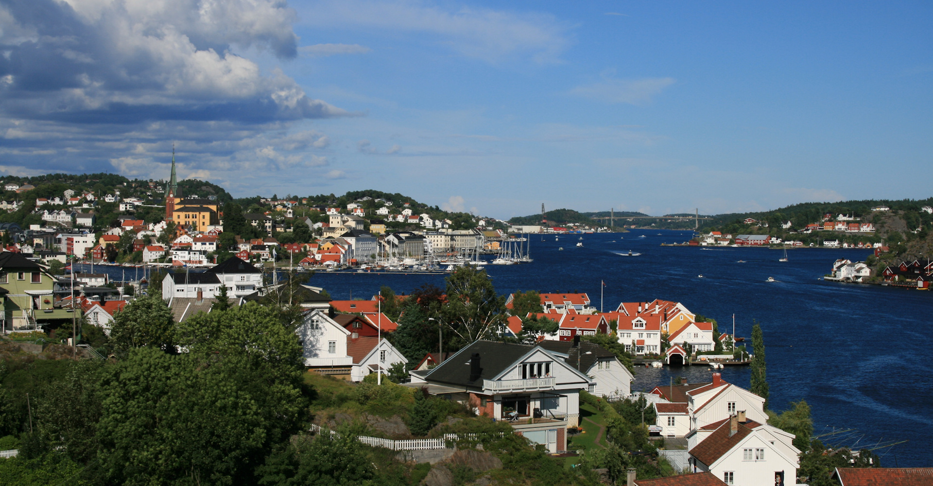 0001 Arendal med tyholmen-tromøy og litt av hisøy-foto Geir Johansen.jpg