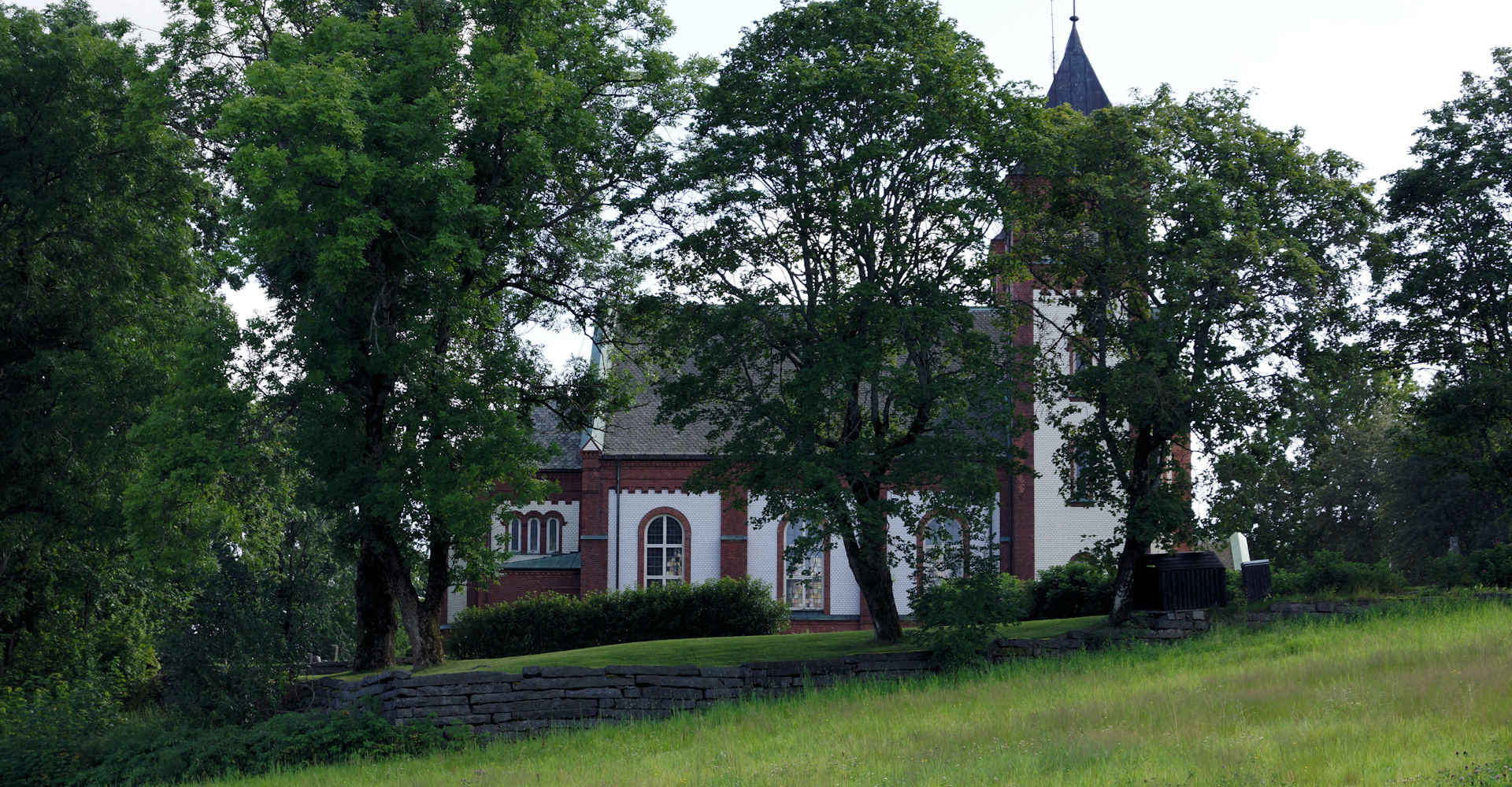 002 Slagen kirke ved Tønsberg og Oseberghaugen - fOTO gEIR jOHANSEN.jpg