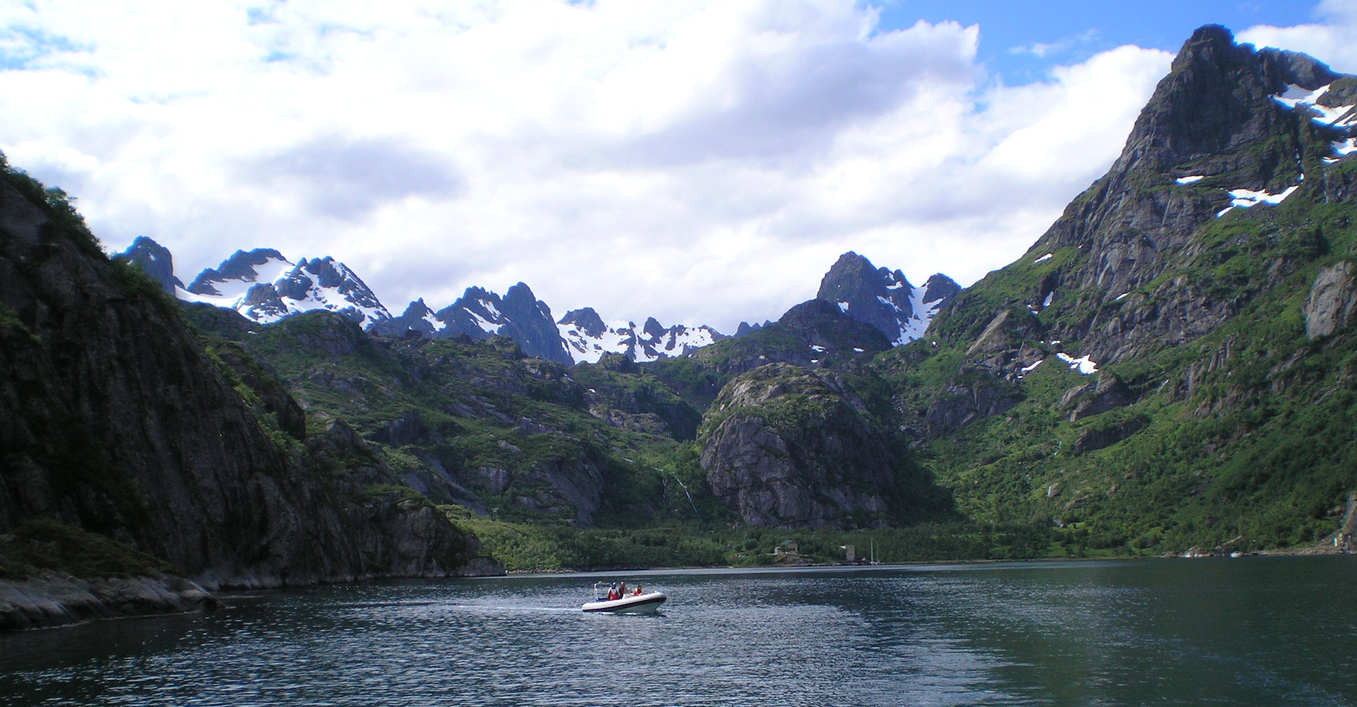 Innerst inne i Trollfjorden - foto Carlos Delgado.jpg