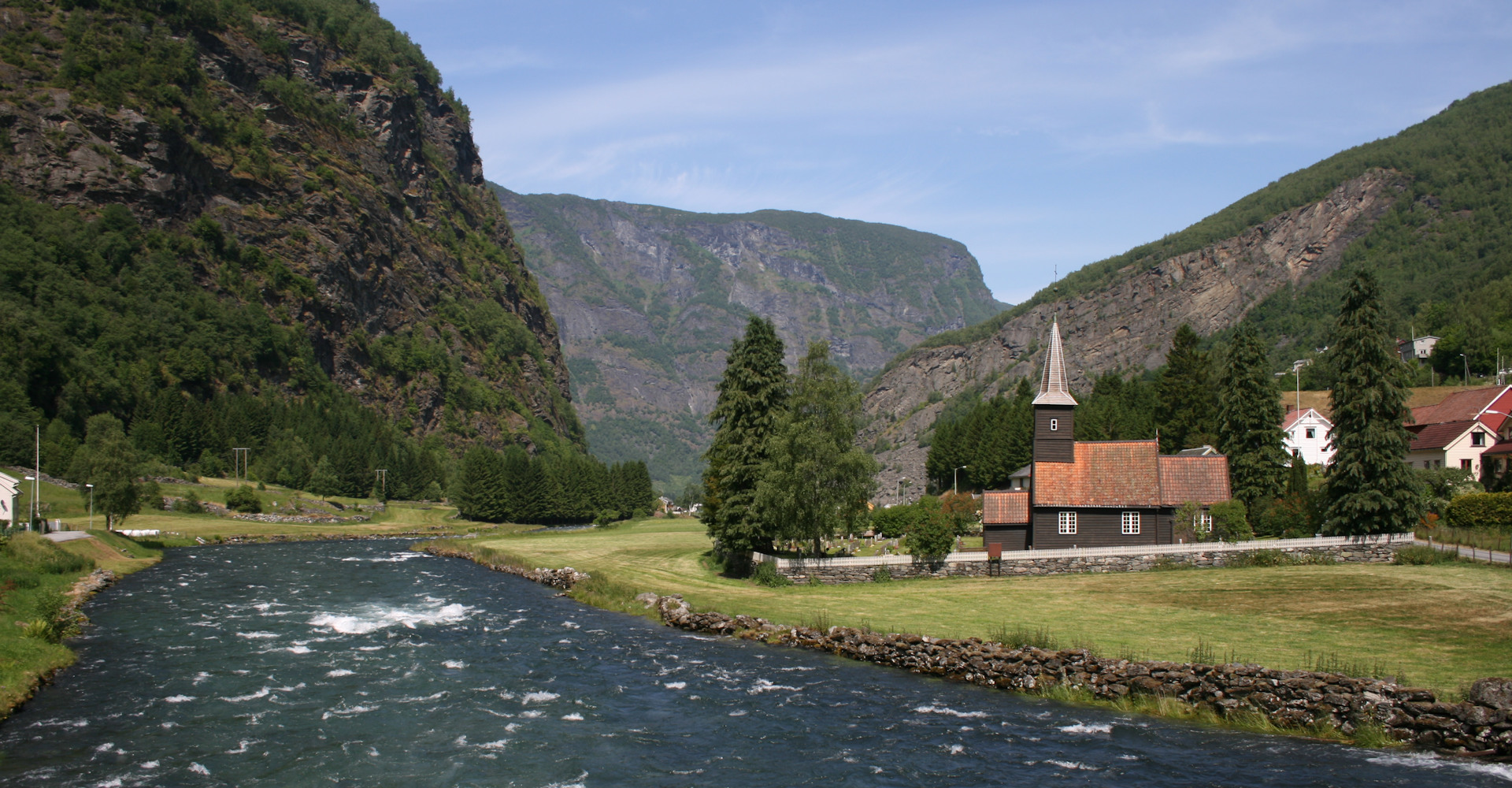 010 Flåm kirke - foto Geir Johansen.jpg