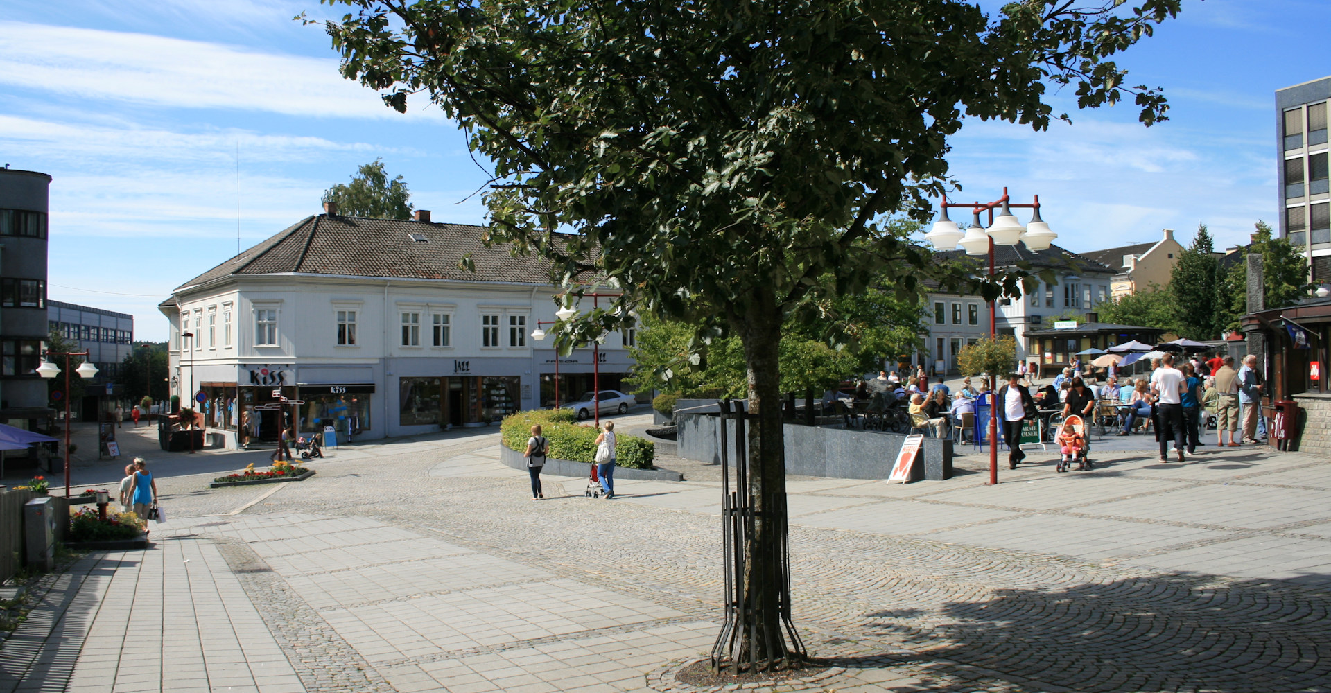 004 litt av torget-foto Geir Johansen.jpg