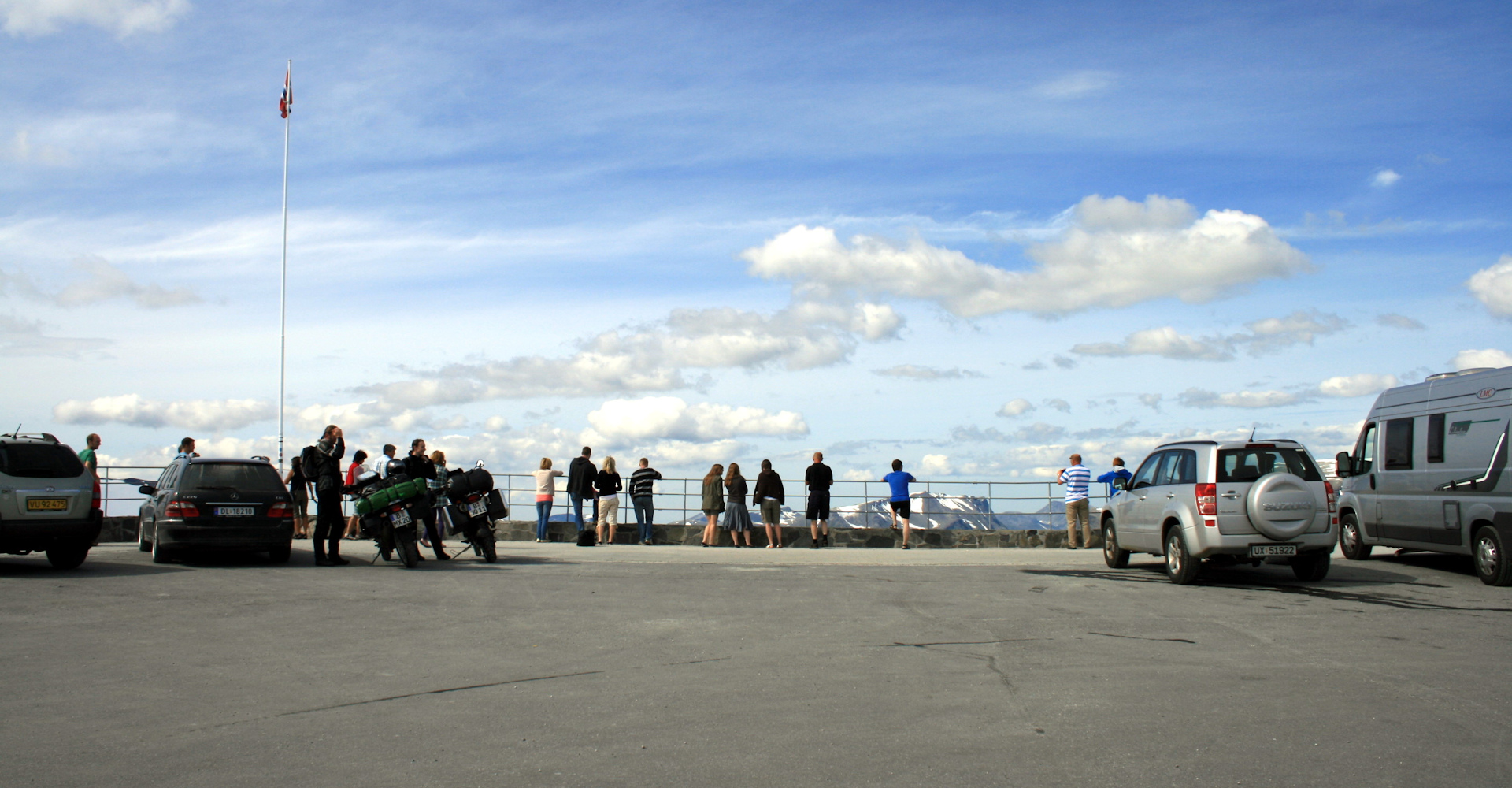 018 utsiktspunktet på toppen av dalsnibba-foto Geir Johansen.jpg