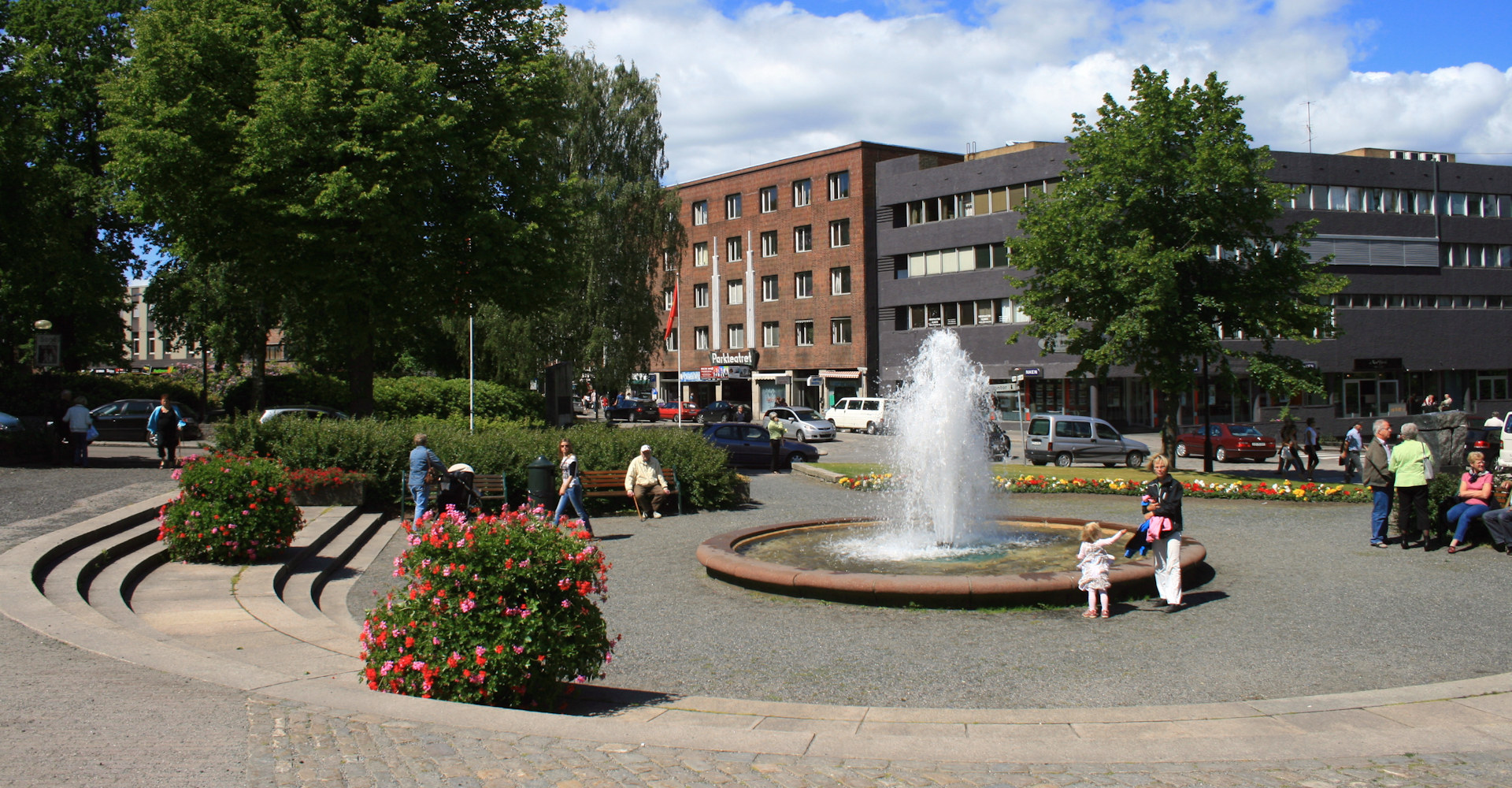019 Fontenen ved gågaten og parken i sentrum-foto Geir Johansen.jpg
