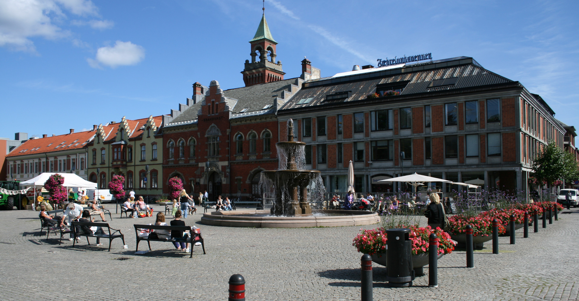 Kristiansand 008 Banner-sentrum-torget-og- - foto Geir Johansen.jpg