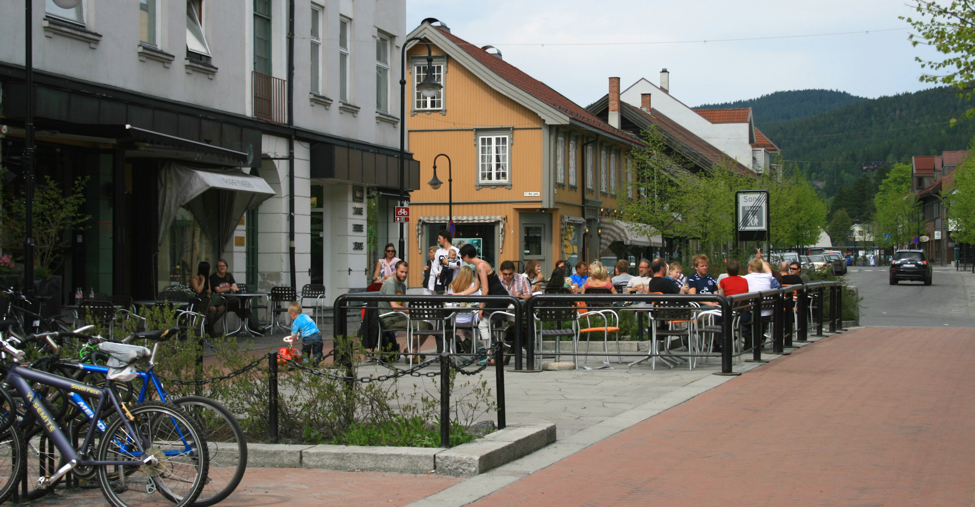 Kongsberg - Banner 009 fra sentrum - foto Geir Johansen.jpg