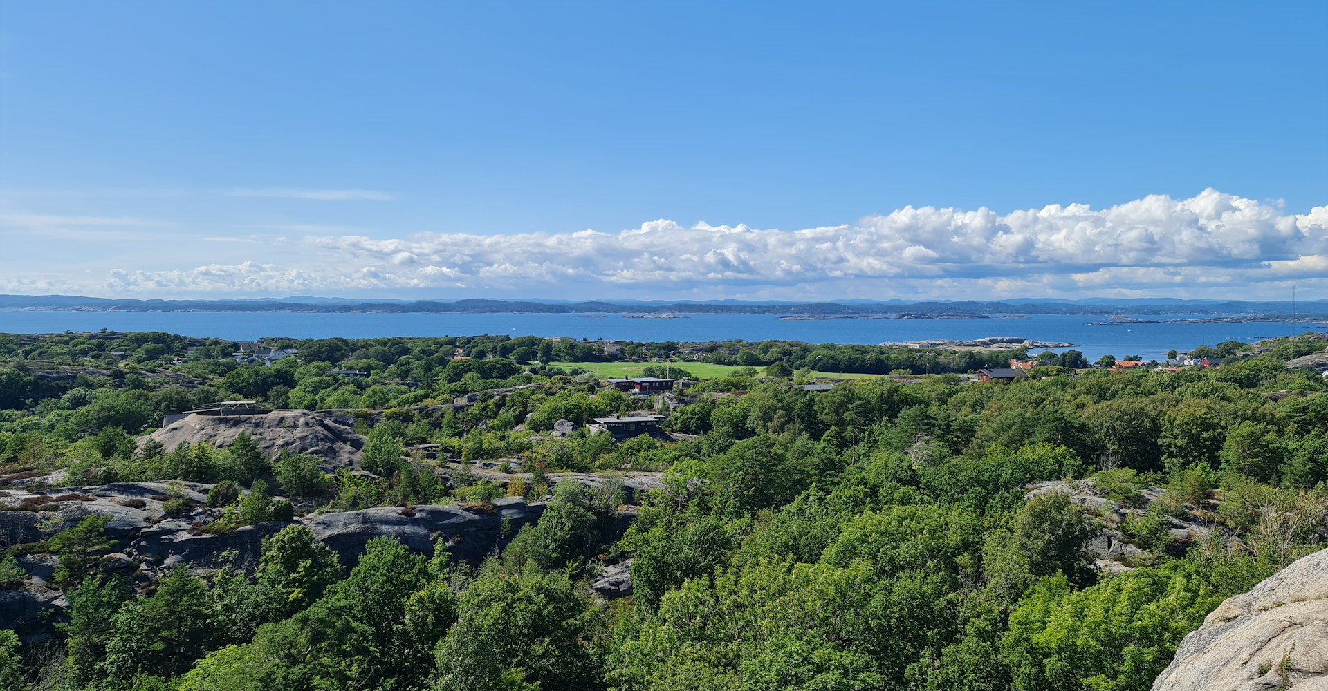 Torås fort - Banner 004 utsikt fra kanontårnet mot Verdens Ende - Foto Geir Johansen.jpg