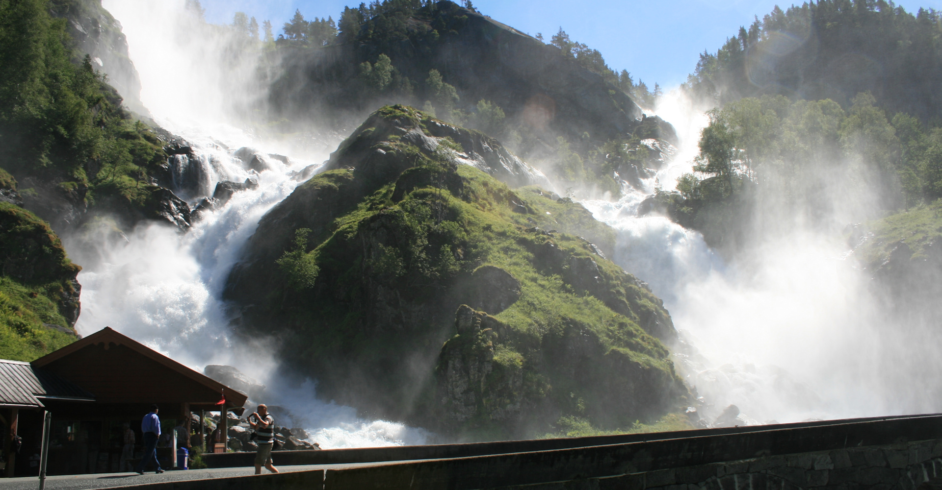 014 Låtefossen i Oddadalen-foto Geir Johansen.jpg