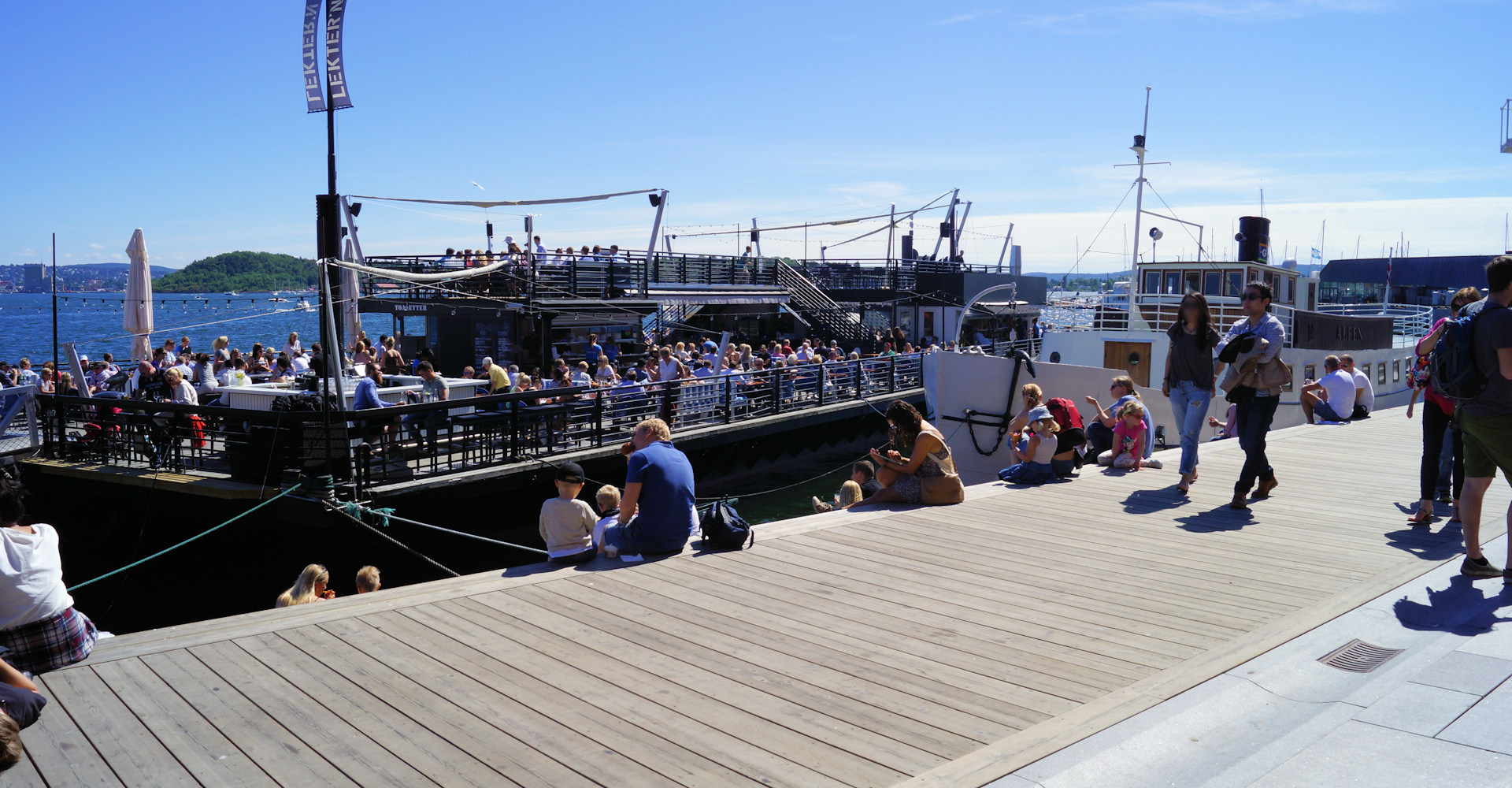 005 Aker brygge - flytende spisested - Foto Geir Johansen.jpg