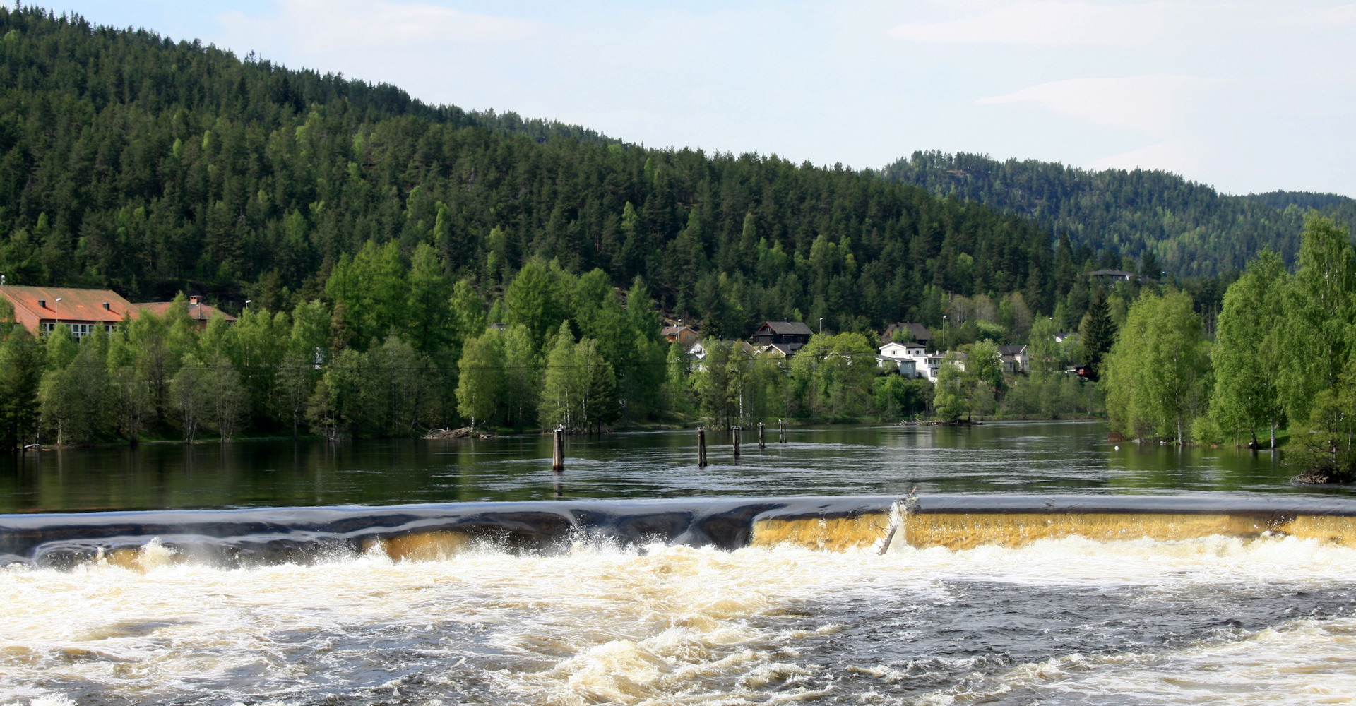 Kongsberg - Banner 005 opp vågen fra brua - foto Geir Johansen.jpg