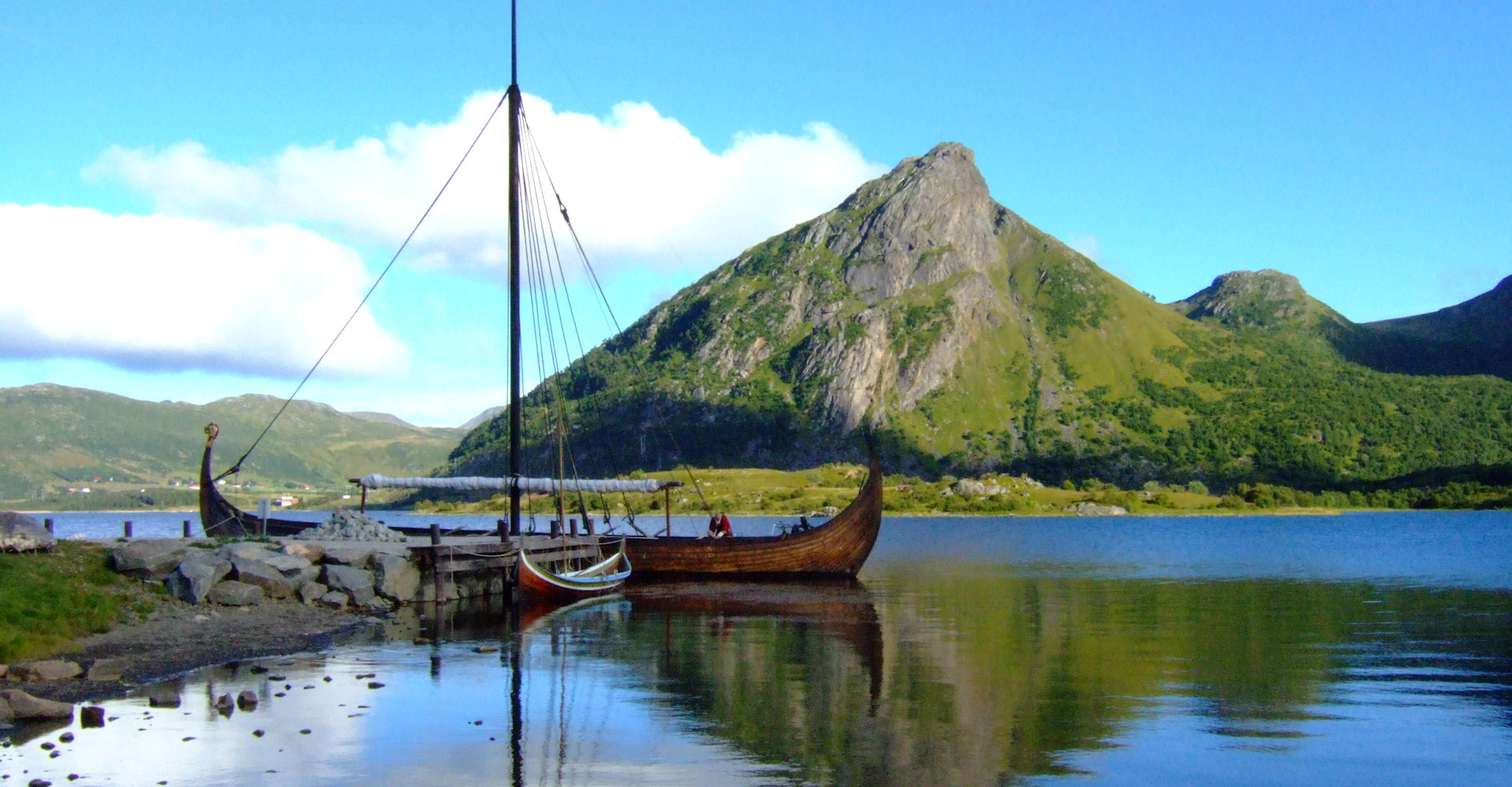 004 Lofotrvikingmuseum vikingbåt - foto Juanjo Marin.jpg