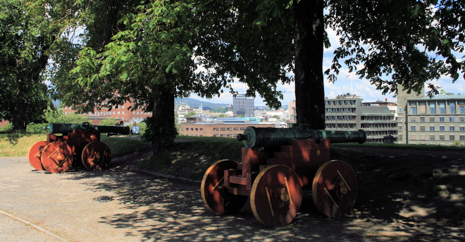 009 Gamle kanoner på festningen - foto Geir Johansen.jpg