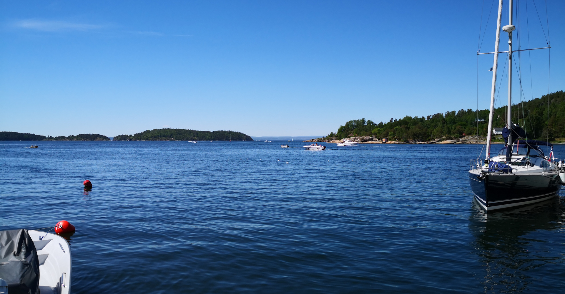 010 Båtliv på fjorden utenfor son-foto Geir Johansen.jpg