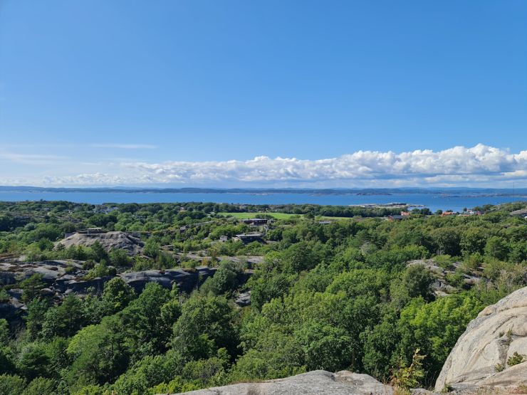 Torås fort - Forsiden 004 utsikt fra kanontårnet mot Verdens Ende - Foto Geir Johansen.jpg