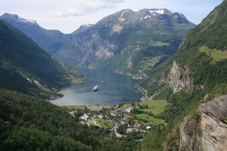 Geiranger og Geirangerfjorden - Foto Geir Johansen.jpg