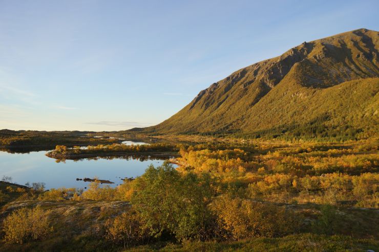 Vatnfjorden og fjellet Matmora til høyre Foto Geir Johansen.jpg